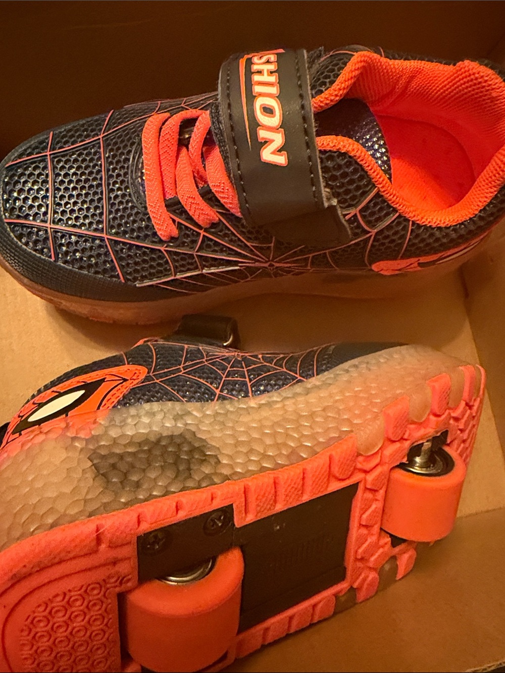Yunicus Kids LED Roller Sneakers in Blue and Orange LIKE NEW 11.5 kids